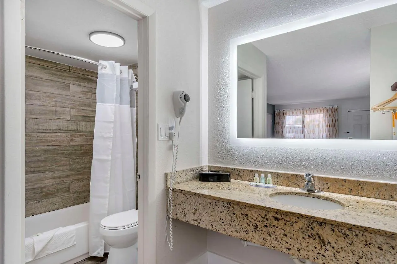 Quality & Orlando East - Ucf Area Hotel Alafaya