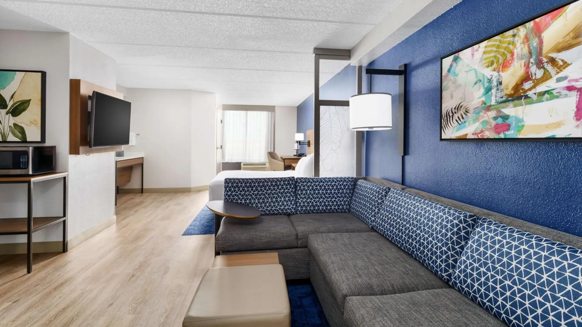 Hyatt Place Across From Universal 3*