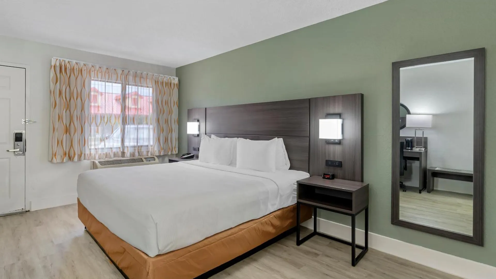 Hotel Quality & Orlando East - Ucf Area