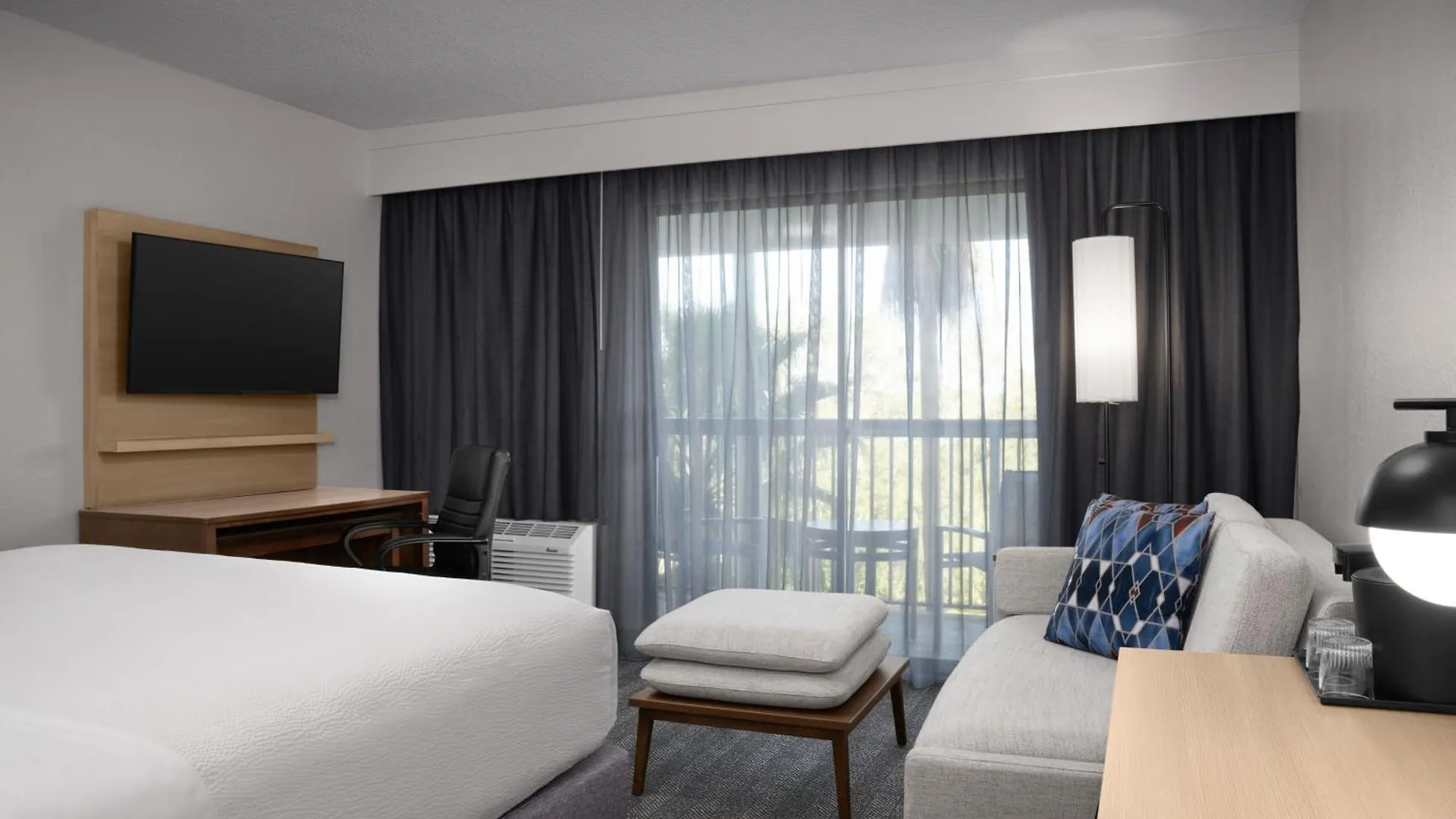Courtyard By Marriott Orlando East/ucf Area Hotel 3*