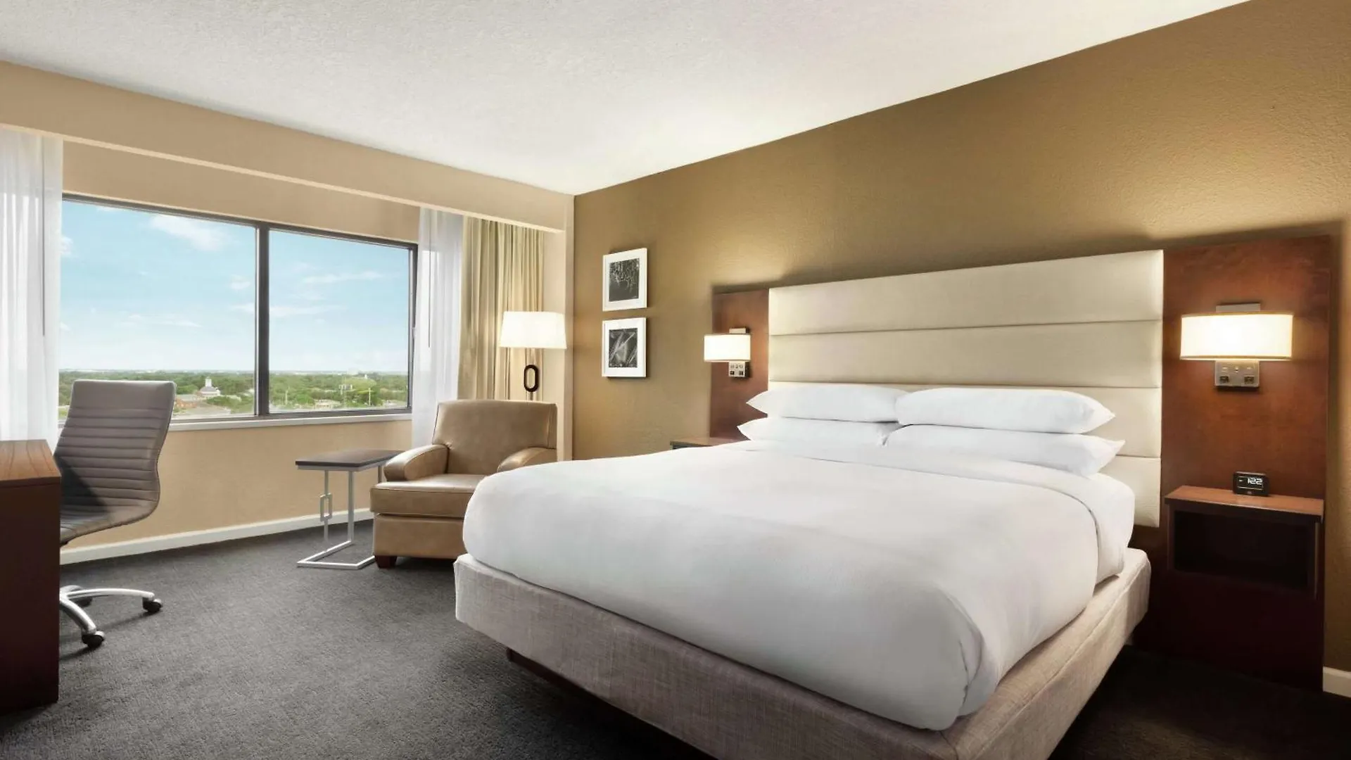 Doubletree By Hilton Downtown Hotel