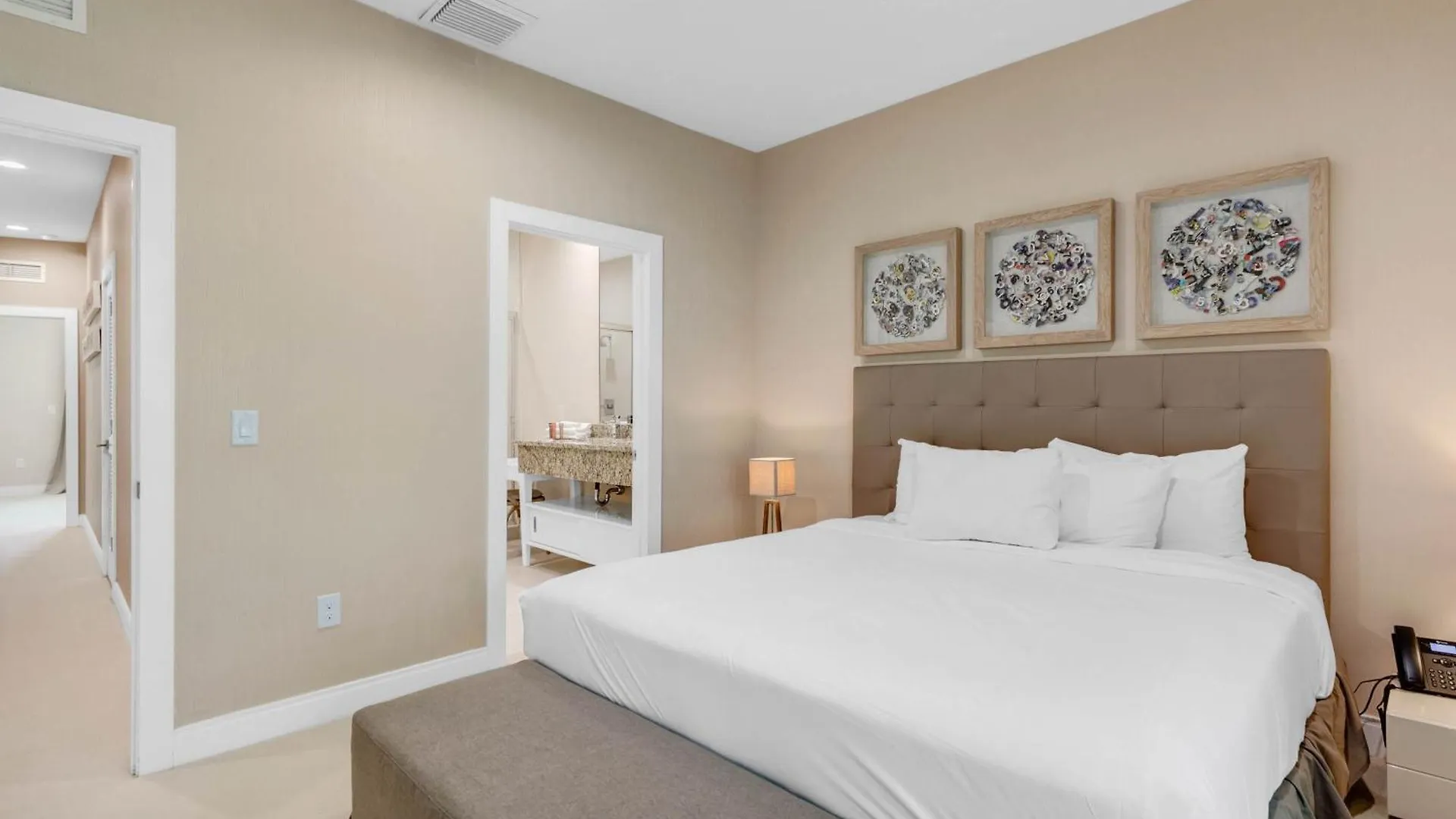 3 Bedroom- 3,5 Bathroom Magic Village 7669 Rd *