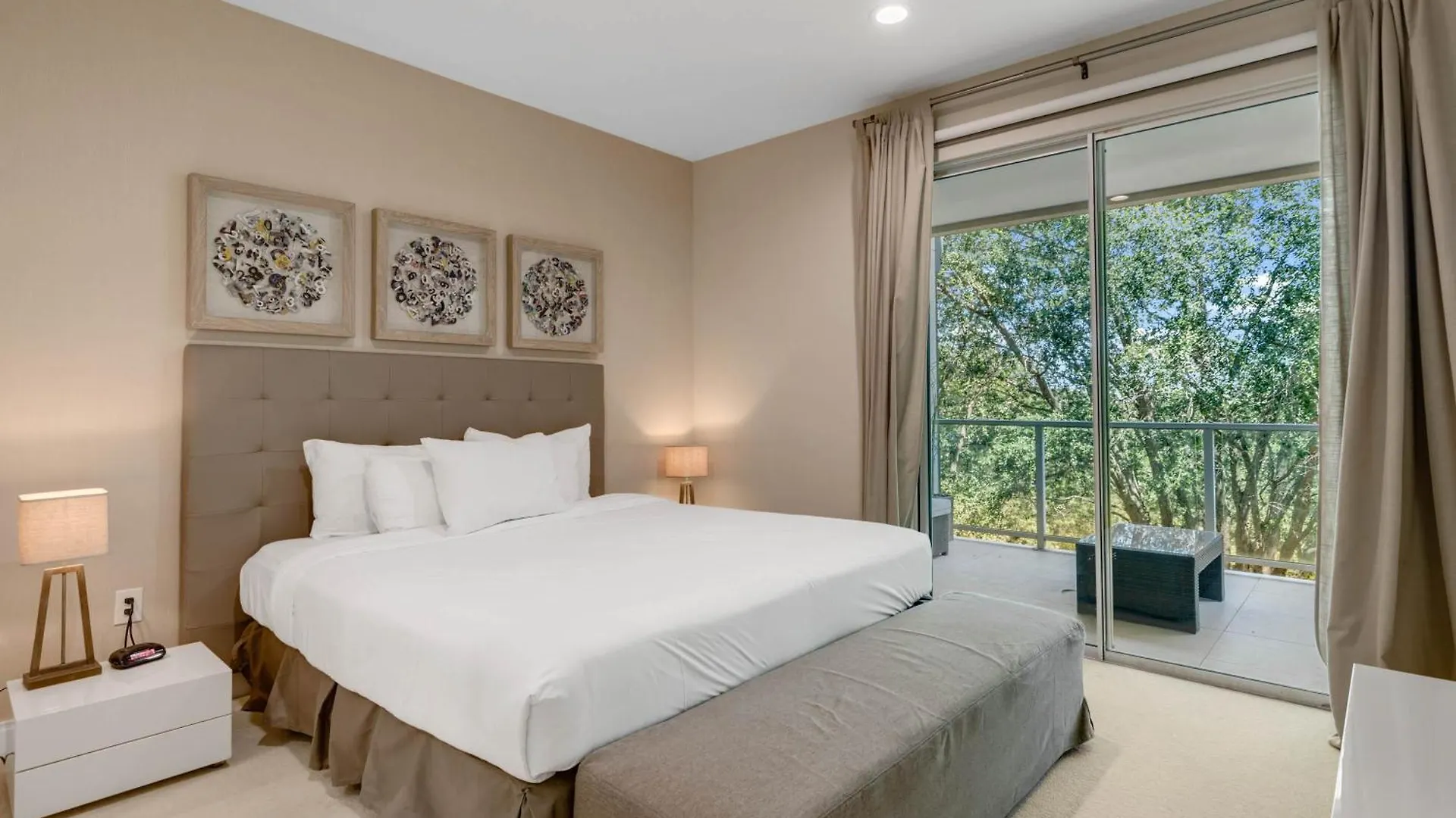 3 Bedroom- 3,5 Bathroom Magic Village 7669 Rd Holiday home Orlando