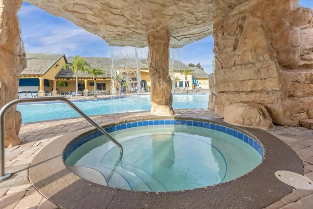 4 Bedrooms - 3 Bathrooms - Paradise Palms 8881 Cp