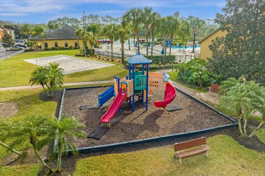 4 Bedrooms - 3 Bathrooms - Paradise Palms 8881 Cp Orlando