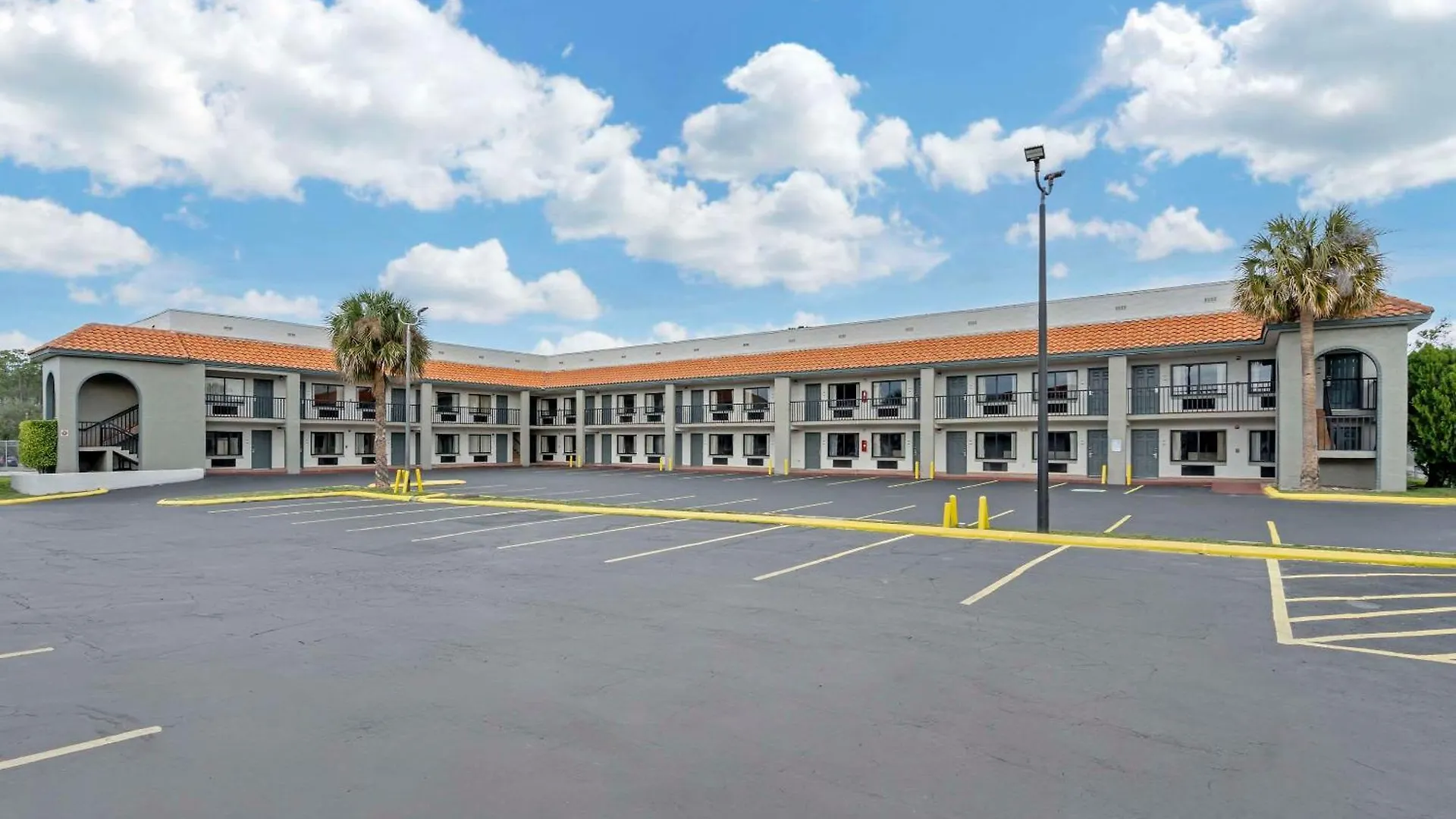 Quality & Orlando East - Ucf Area Hotel 2*