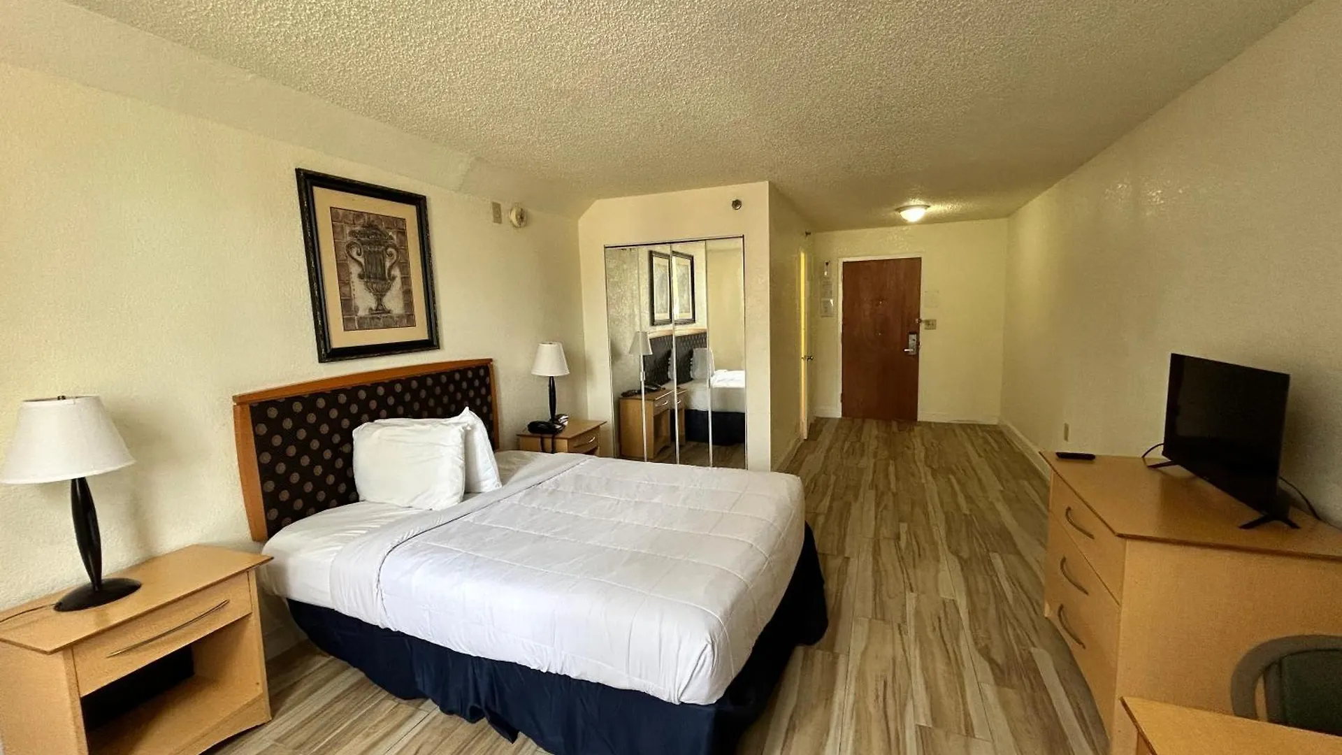 Monumental Movieland Hotel