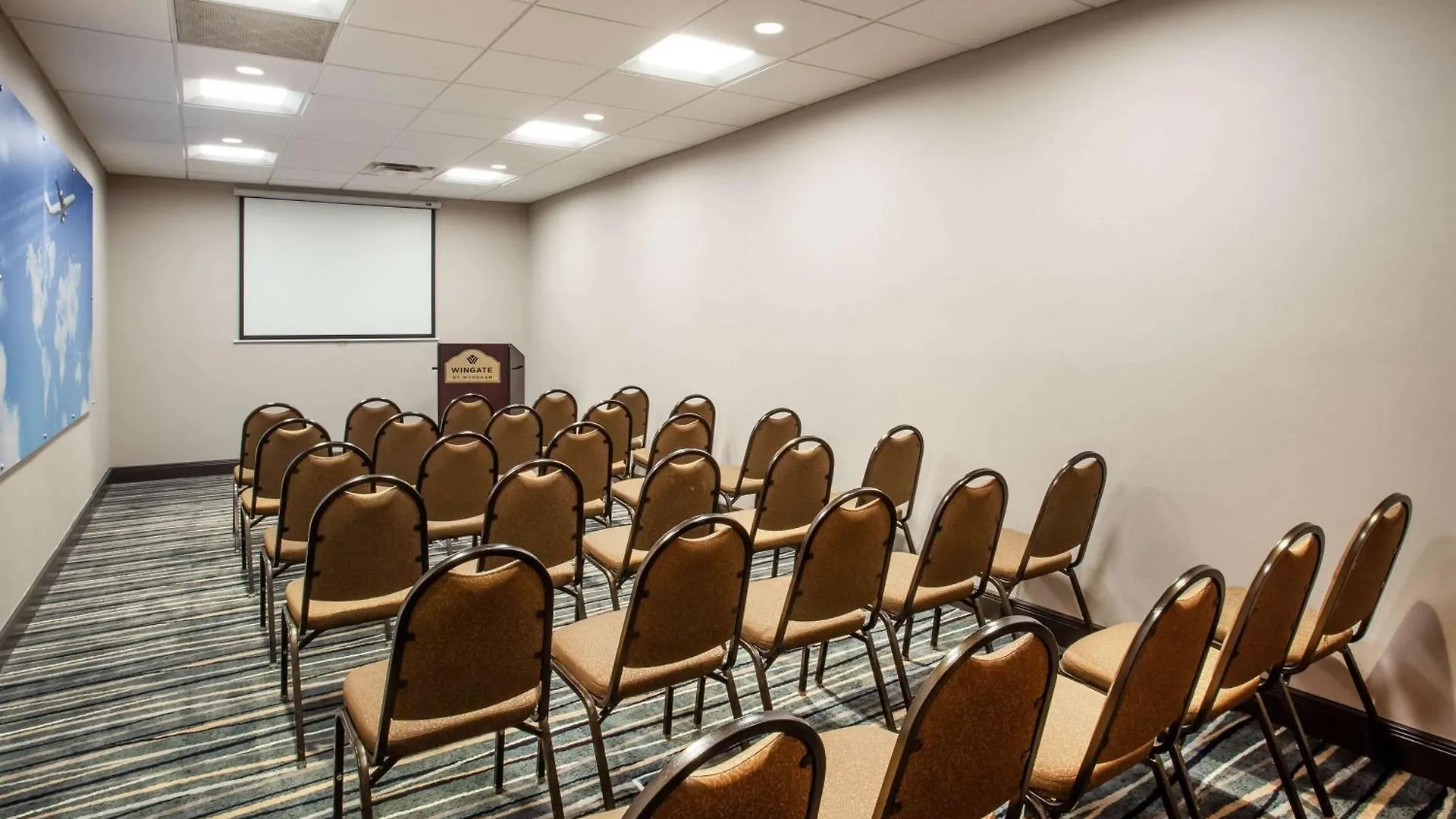 Wingate By Wyndham - International Airport- Free Hot Breakfast