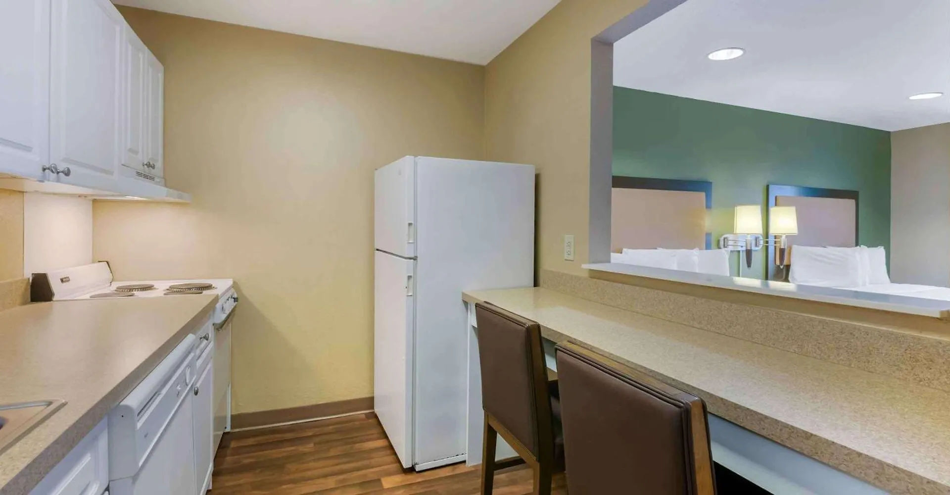 Extended America - - Theme Parks - Vineland Rd Hotel 2*