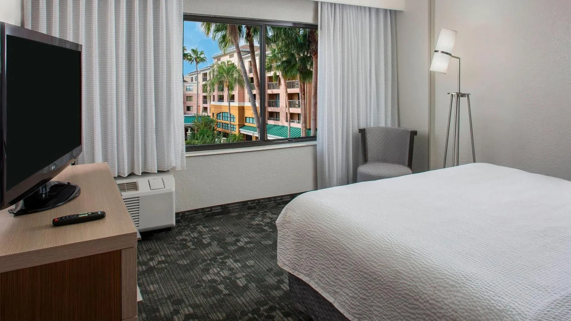 Hotel Courtyard By Marriott Orlando In The Marriott Village