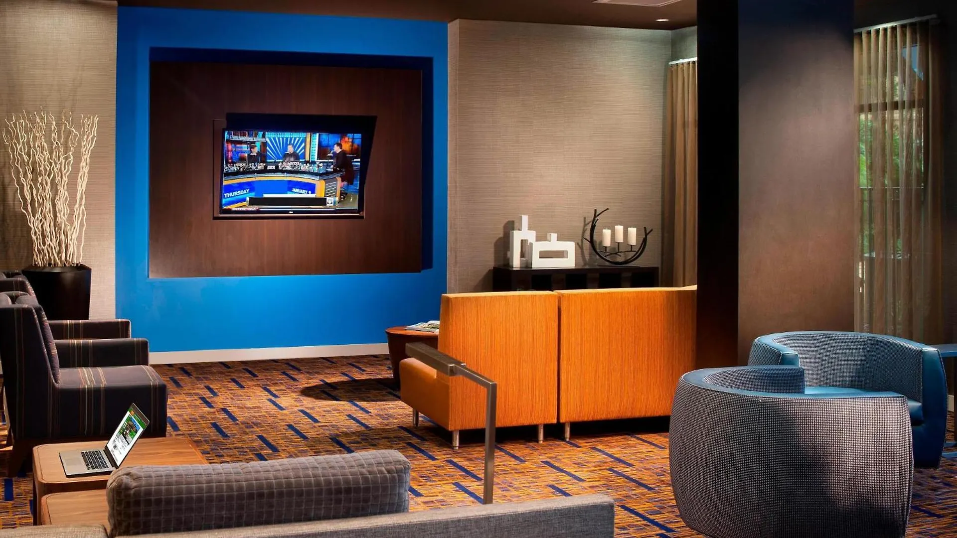 Courtyard By Marriott Orlando In The Marriott Village Hotel Lake Buena Vista