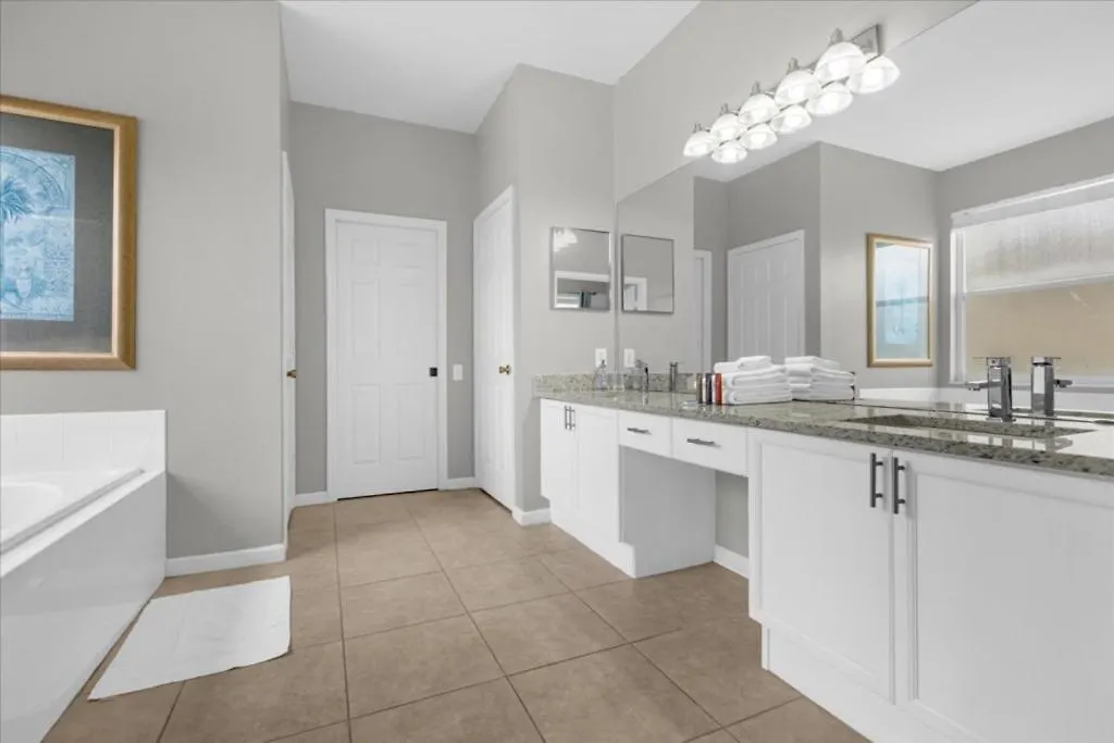 5 Bedrooms - 3,5 Bathrooms - Windsor Palms 8017 Kp Holiday home