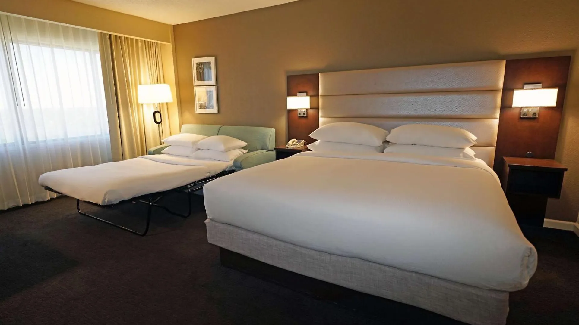 Doubletree By Hilton Downtown Hotel
