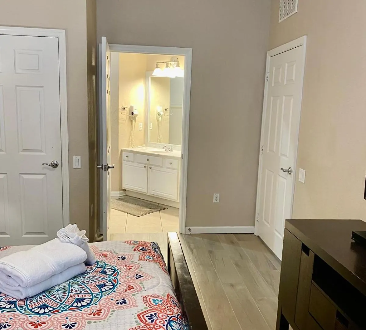 Apartment Universal Area