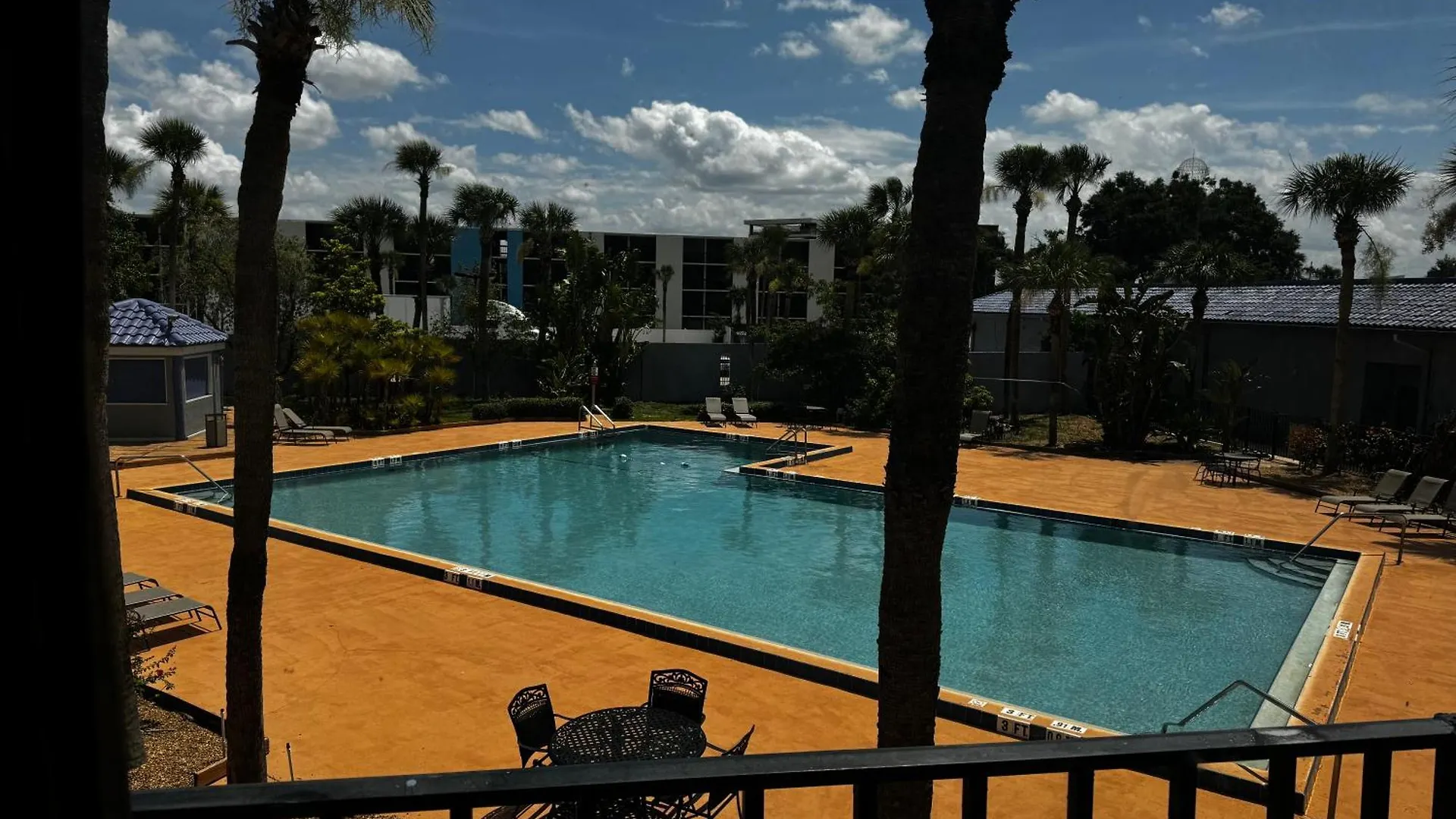 Monumental Movieland Hotel 3*