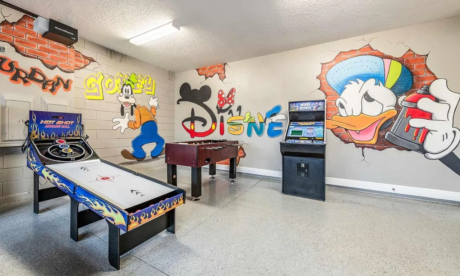 Large 11 Bdrm With Private Pool And Water Slide At Encore Holiday home
