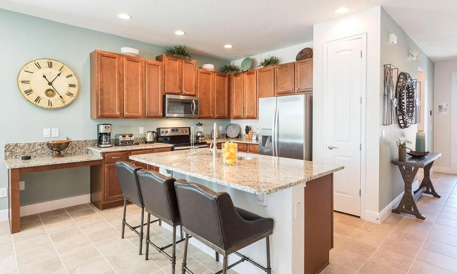 Airy 8 Bdrm Retreat With Water Park Views In Encore Holiday home