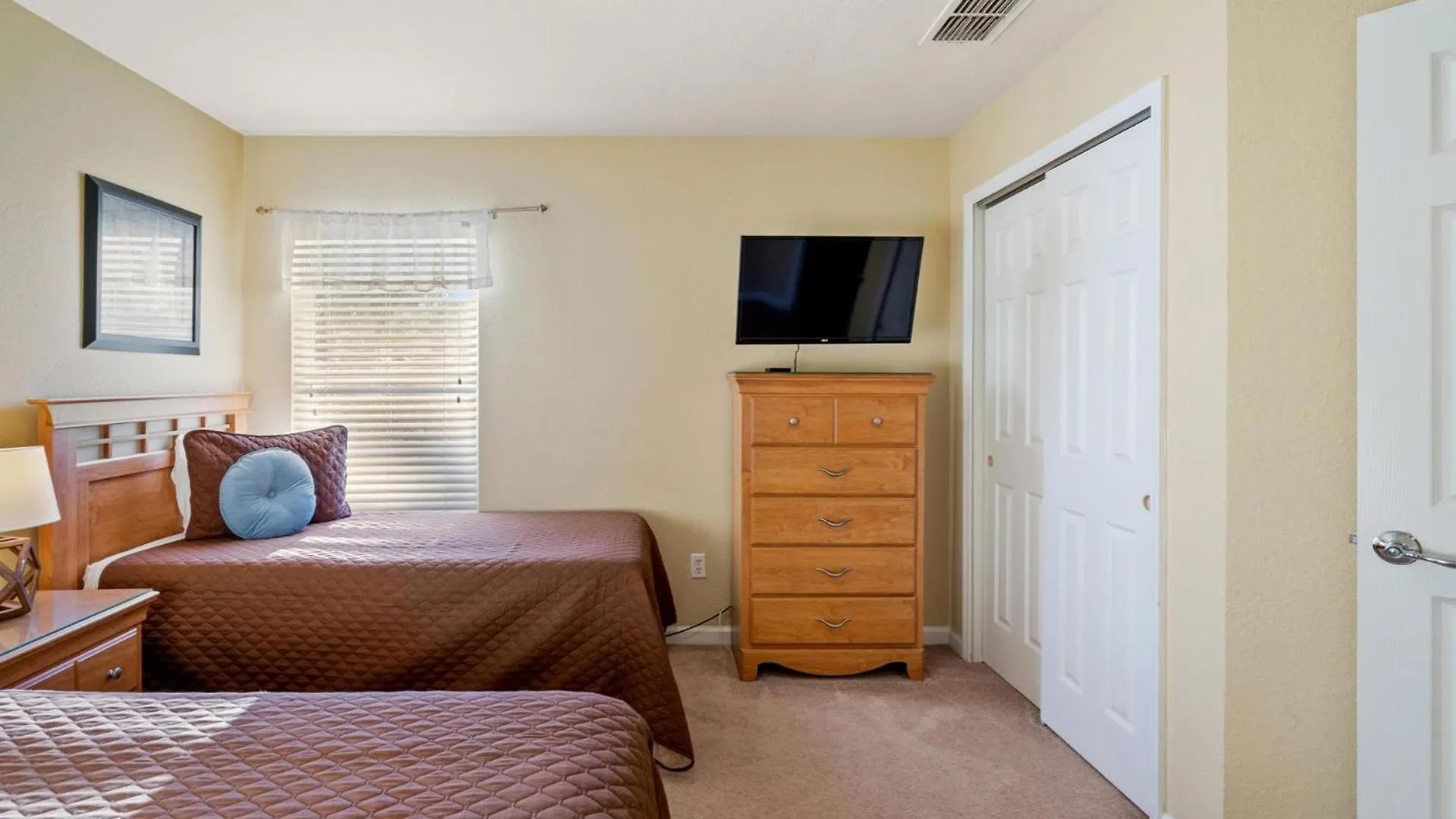 2605 Pawnall *
