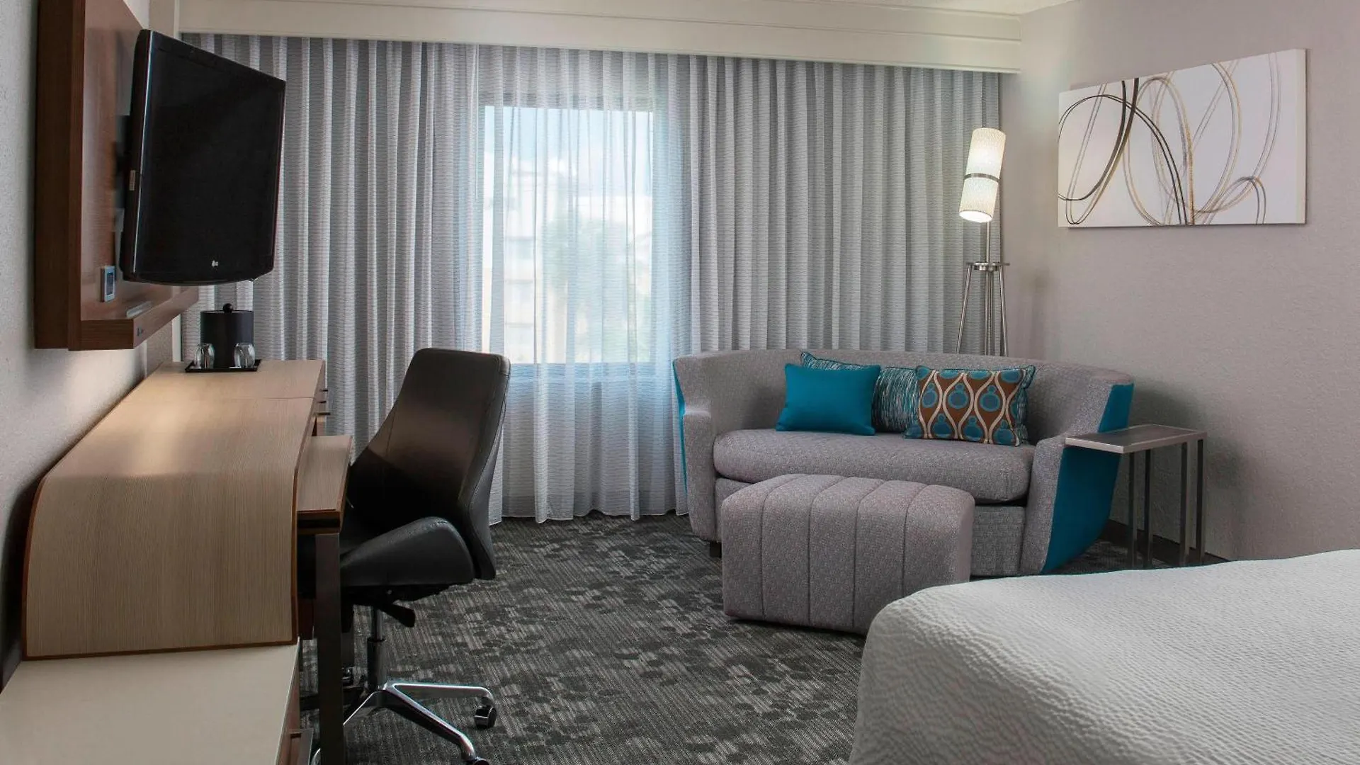 Courtyard By Marriott Orlando In The Marriott Village Hotel 3*