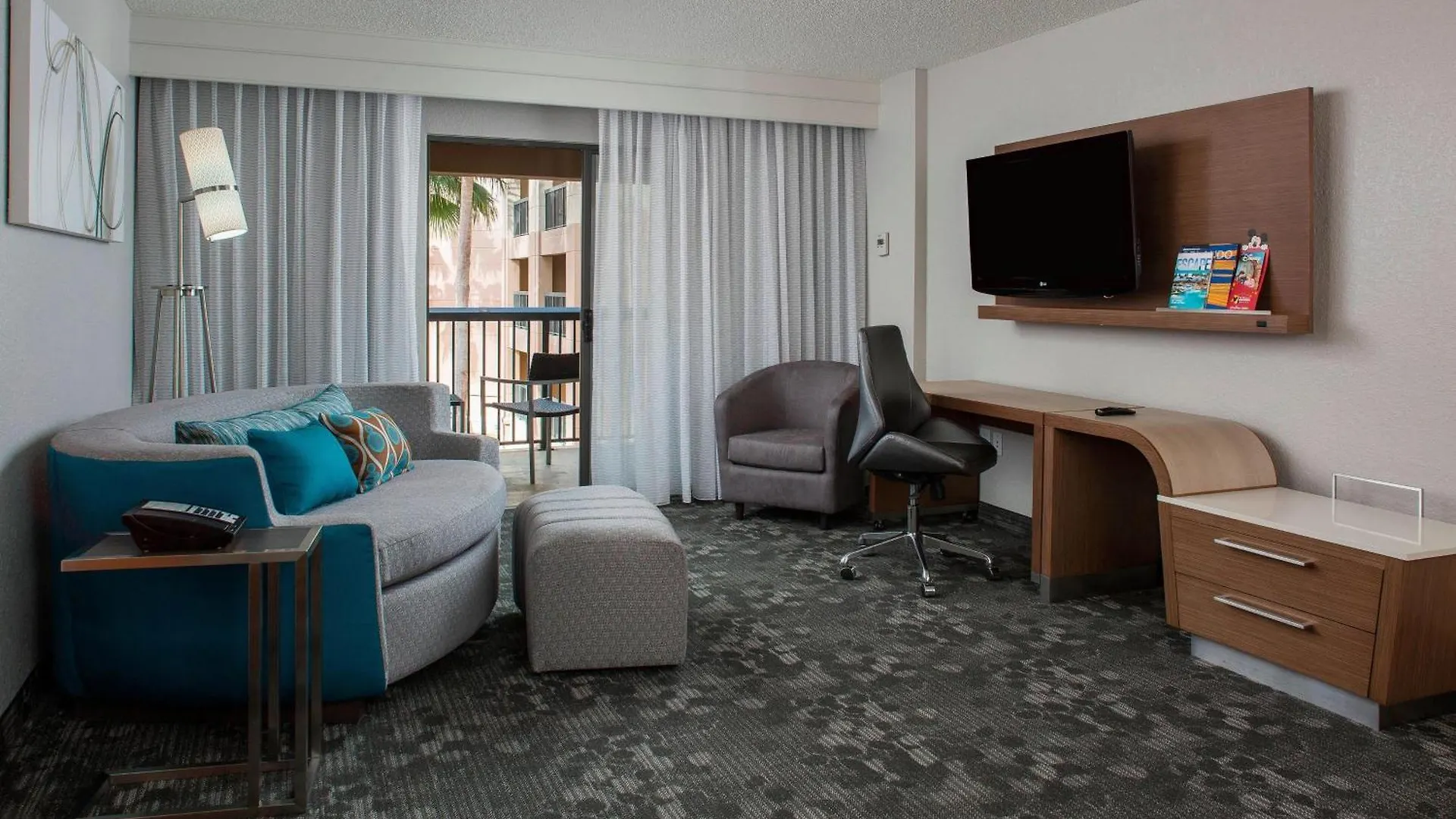 Courtyard By Marriott Orlando In The Marriott Village Hotel