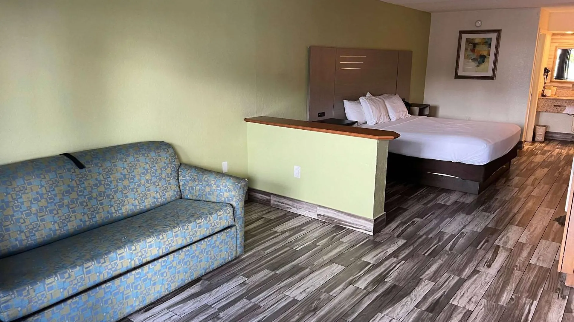 Baymont By Wyndham Downtown