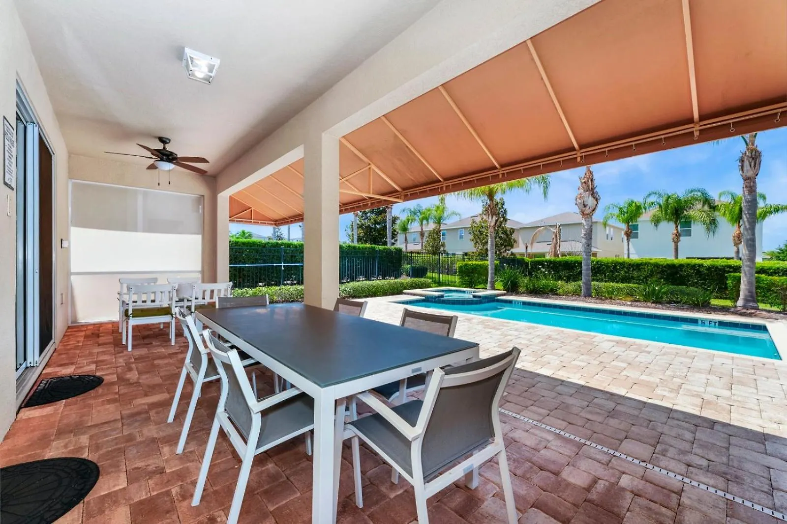 Luxury Near By Rentyl With Private Pool & Amenities - 240m Orlando