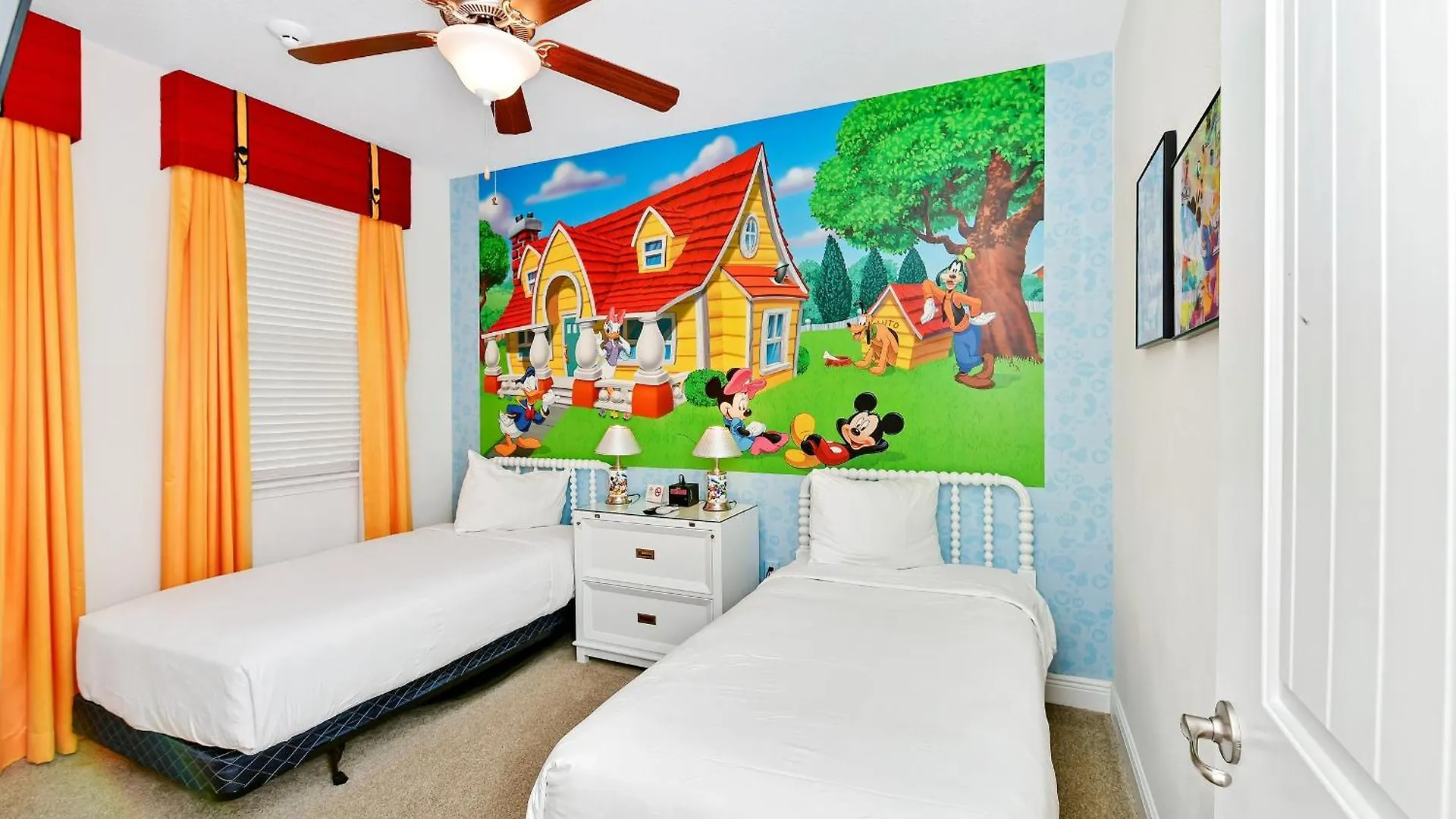 Holiday home Luxury By Rentyl Near With Private Pool, Themed & Amenities- 260c