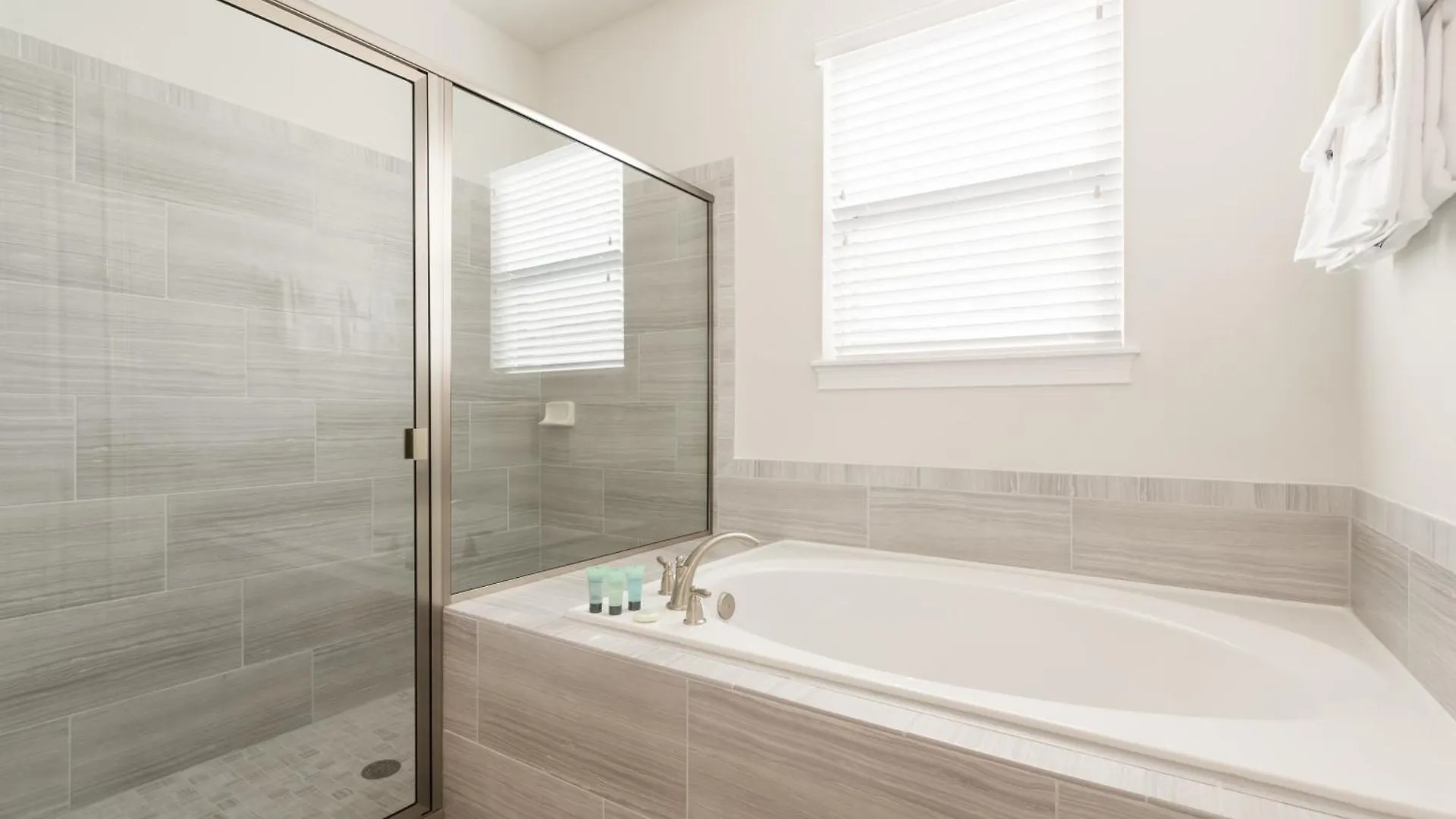 Splendid With Loft Area & Private Pool Near By Rentyl - 7619b * Orlando