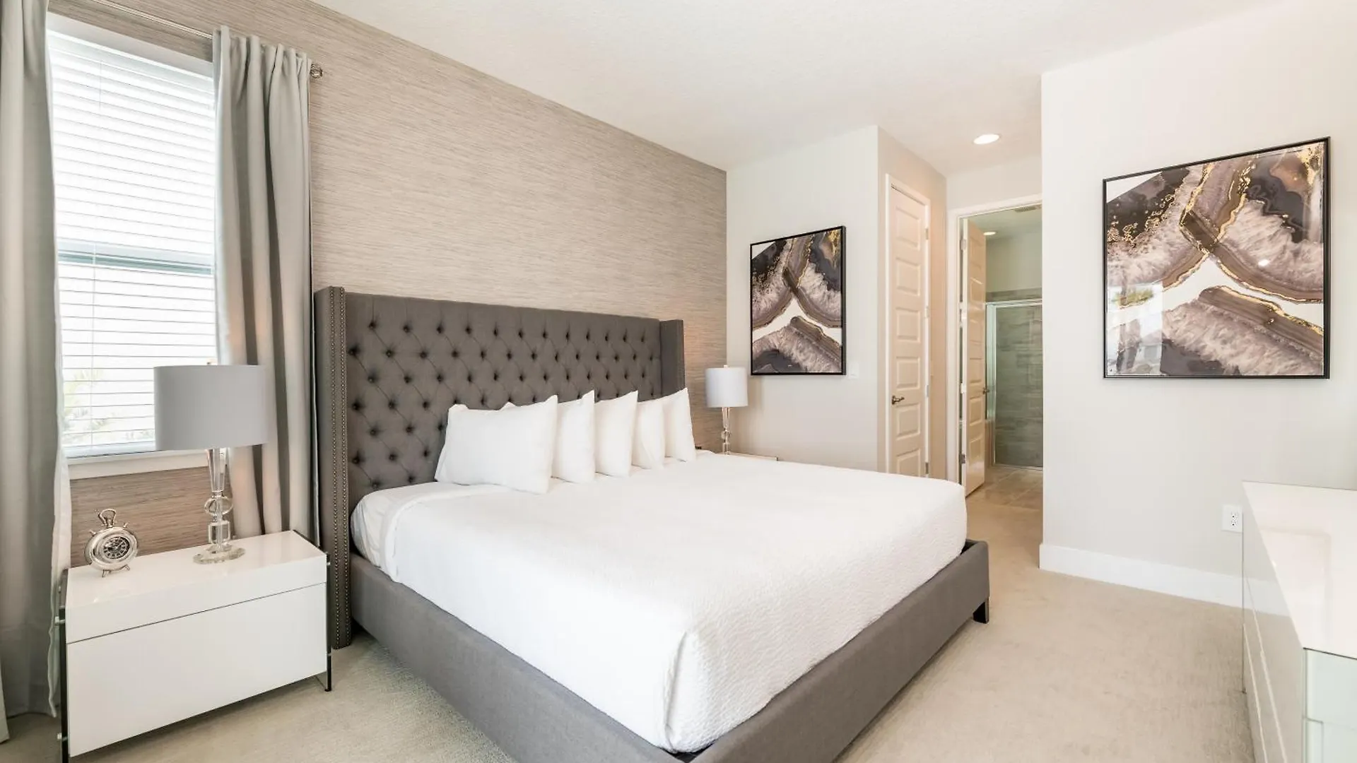 Beautiful Near By Rentyl With Private Pool, Themed Rooms, Pool Table & Amenities - 140b