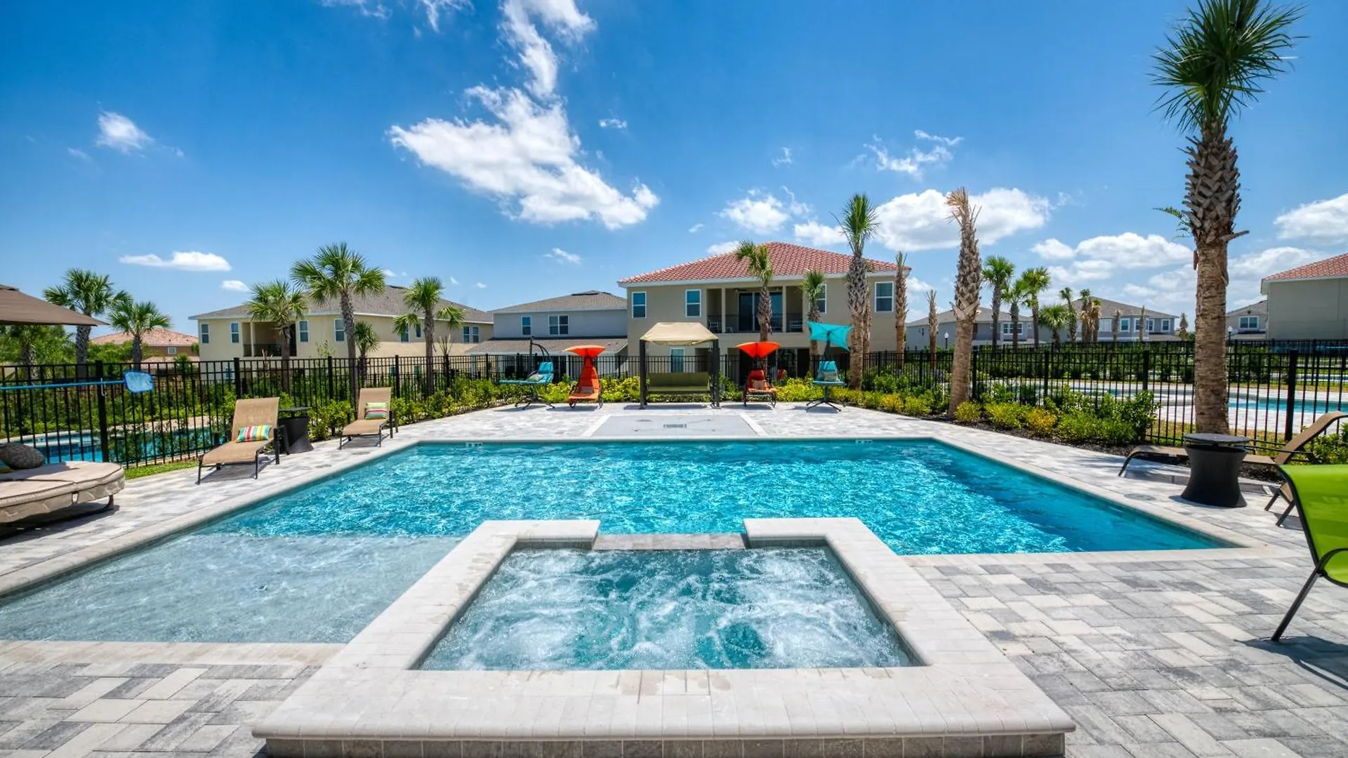 Holiday home Vibrant With Theater & Pool Table Near By Rentyl - 7713g Orlando