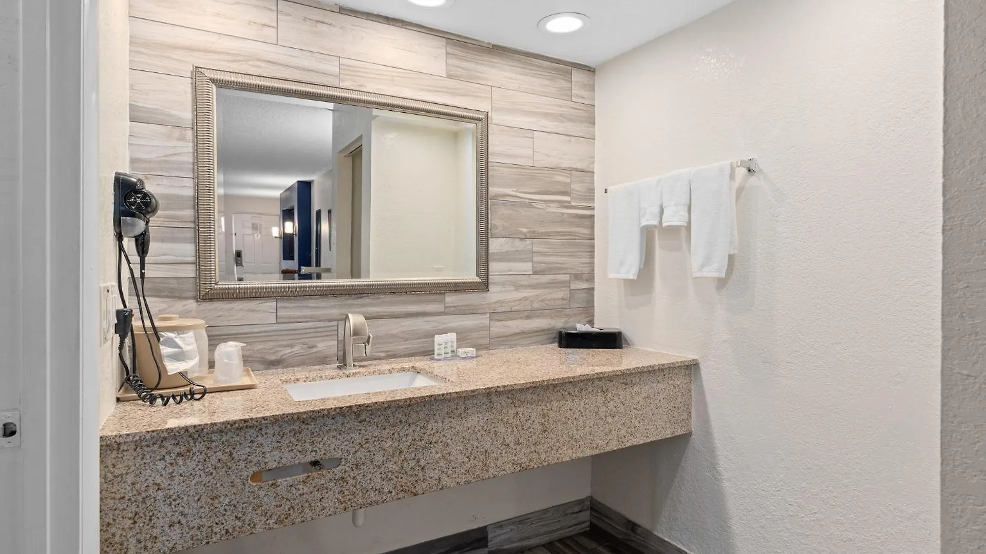 Baymont By Wyndham Downtown 2*