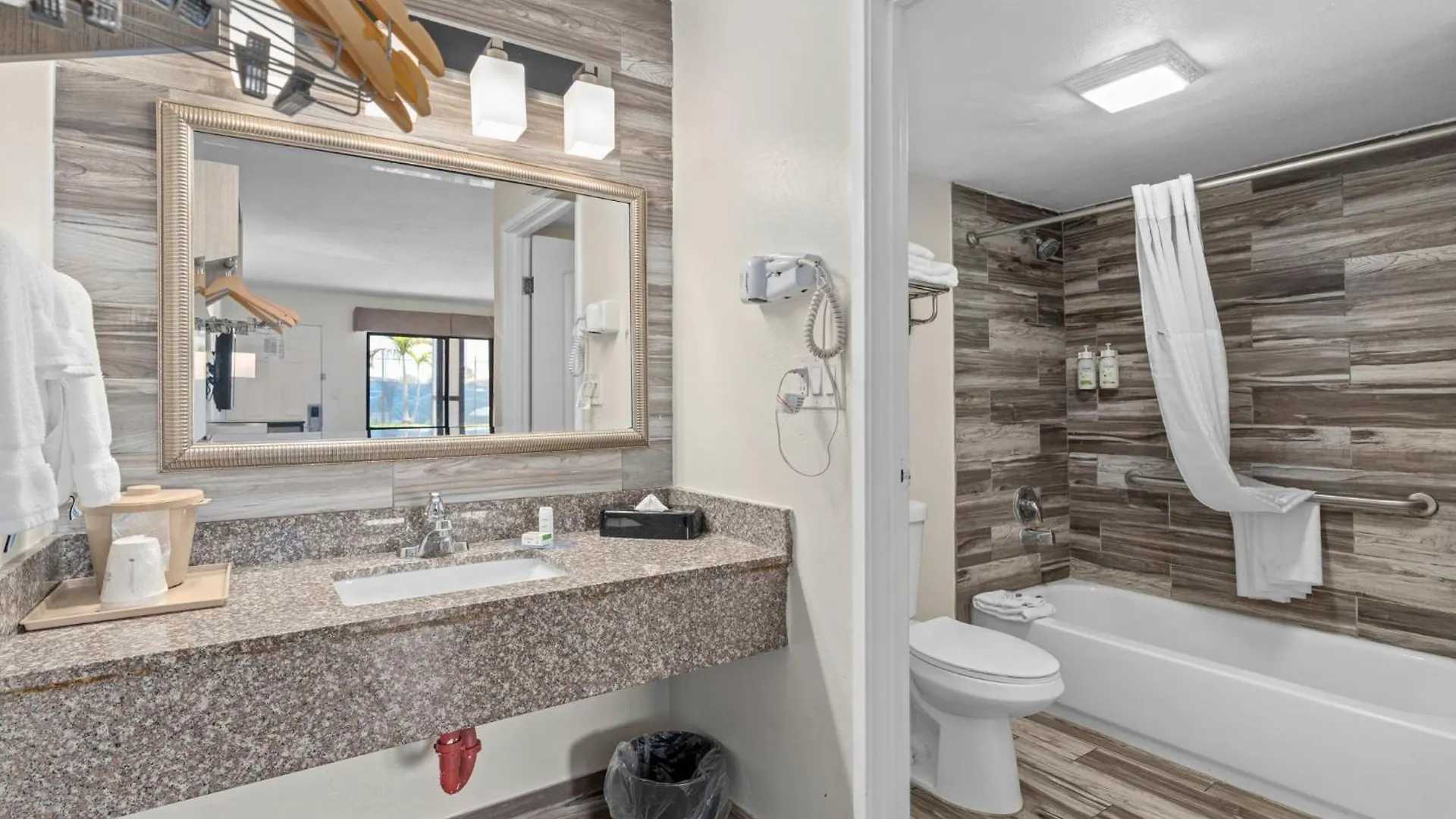 Baymont By Wyndham Downtown 2*
