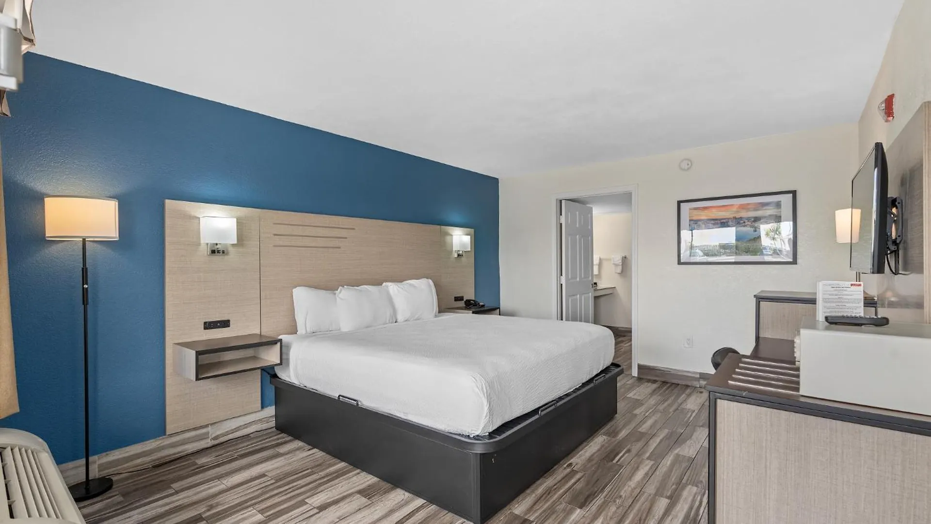 Baymont By Wyndham Downtown