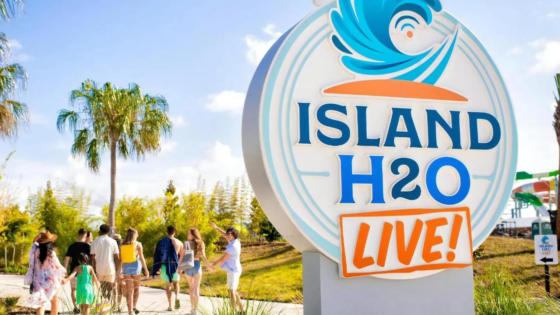 Holiday home Comfy With Hot Tub Near With Margaritaville Island H2o Access - 8029sb *