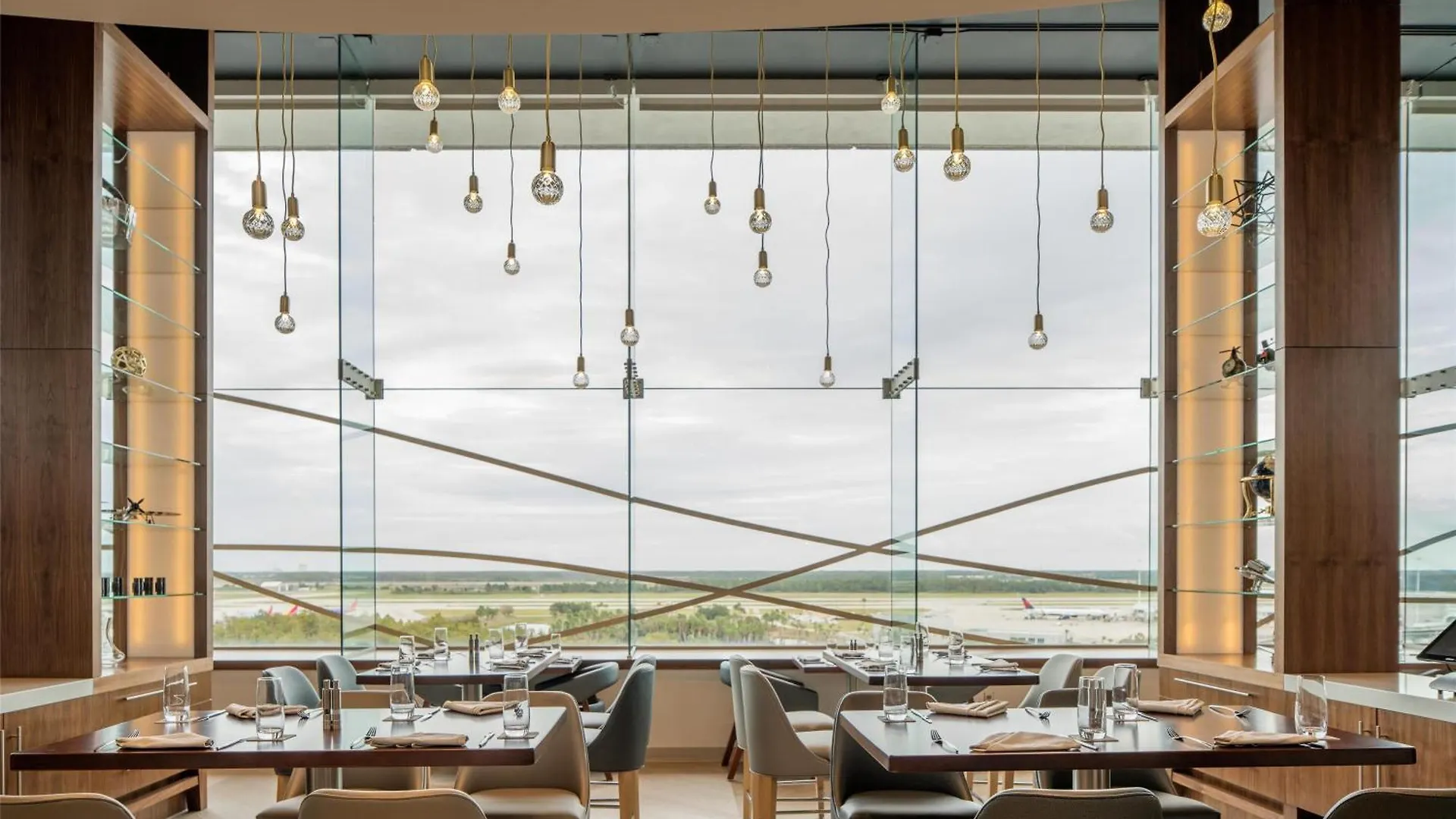 Hyatt Regency International Airport