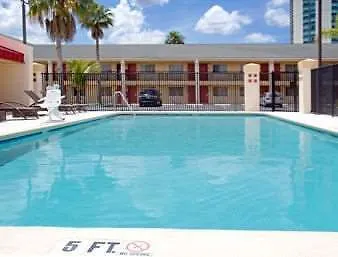 Hotel Super 8 By Wyndham International Drive