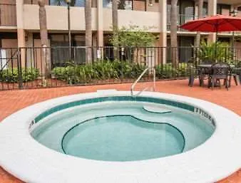 Hotell Wingate By Wyndham - International Airport- Free Hot Breakfast