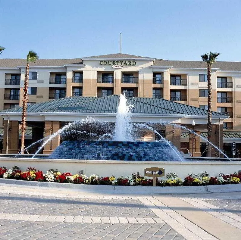 Hotel Courtyard By Marriott Orlando In The Marriott Village 3*