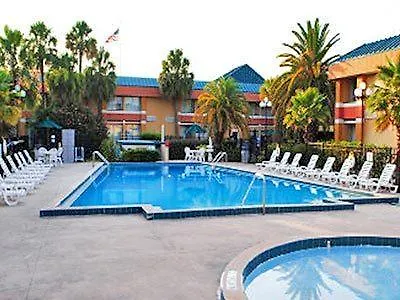 Garnet & Hotel 3*