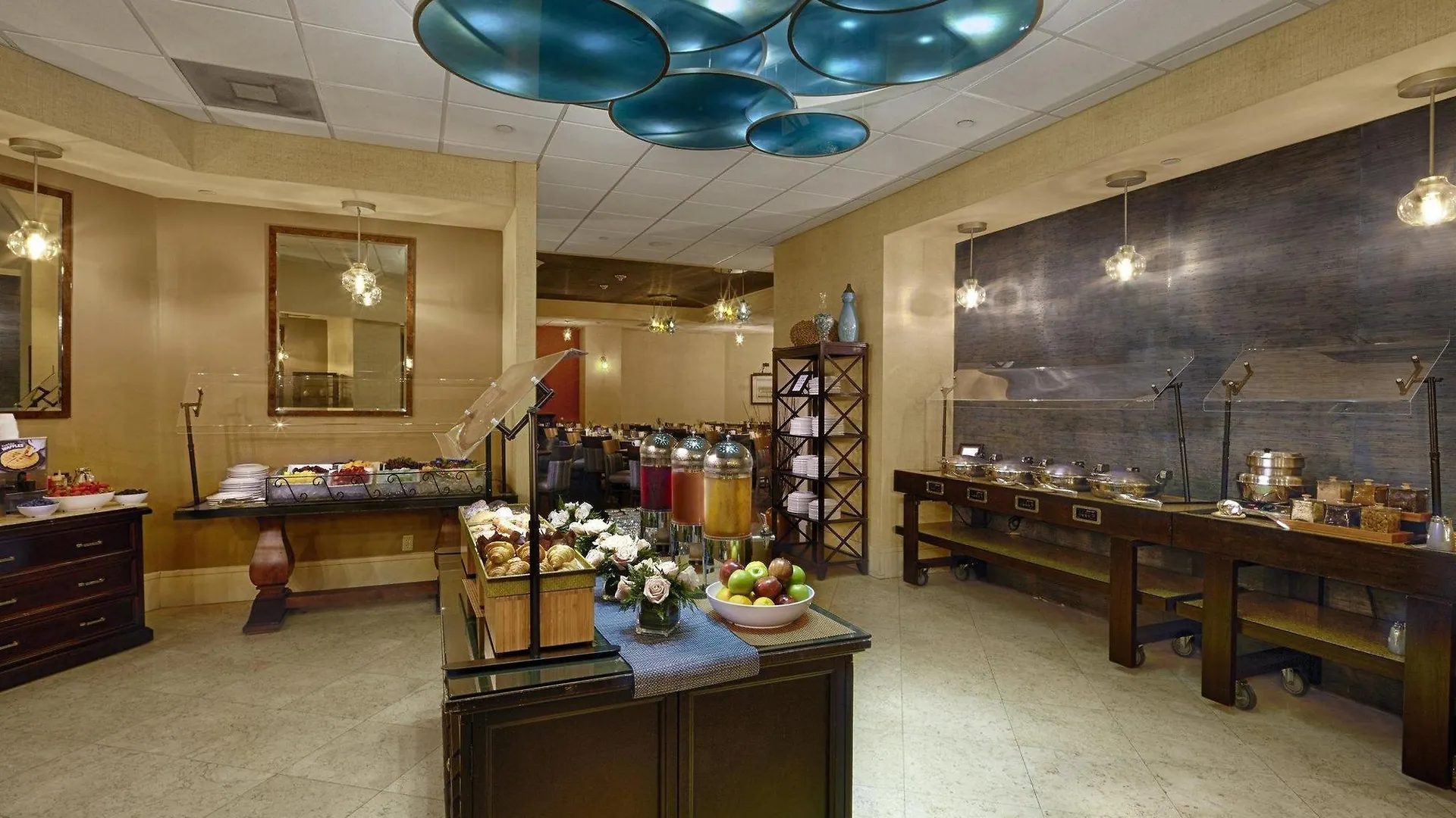 Doubletree By Hilton Downtown Hotel 4*