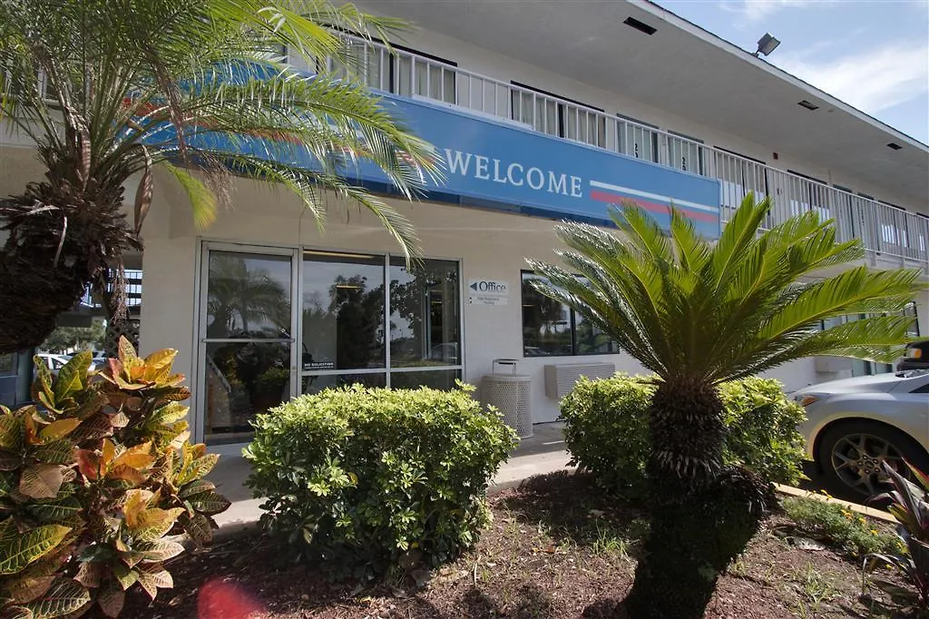 Rodeway Kissimmee Maingate West - Free Theme Park Shuttle Inn Four Corners