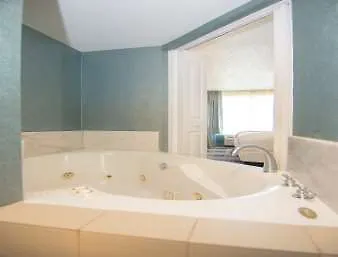 Wingate By Wyndham - International Airport- Free Hot Breakfast