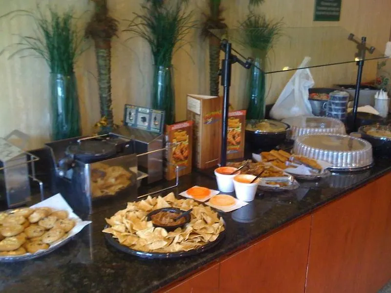 Wingate By Wyndham - International Airport- Free Hot Breakfast Hotell