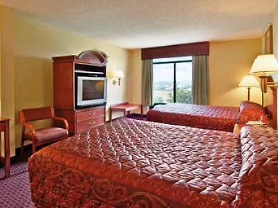 Wingate By Wyndham - International Airport- Free Hot Breakfast