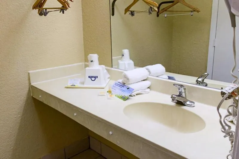 Hotel Days By Wyndham Downtown 2*