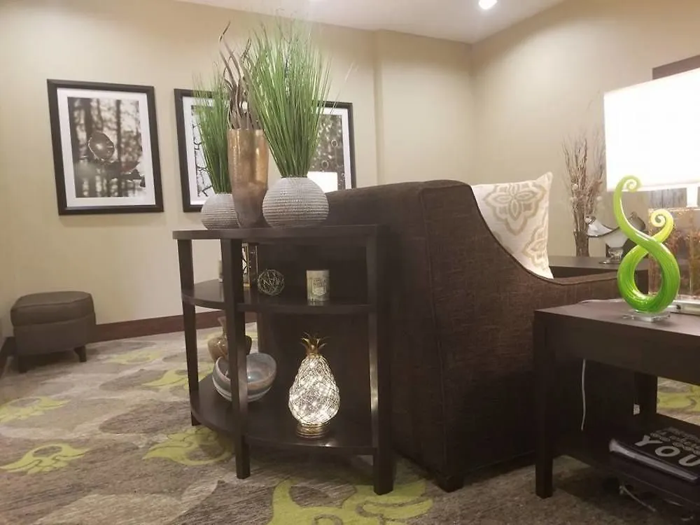 Staybridge Orlando At Seaworld By Ihg - Free Parking & Shuttle To Seaworld Parks Ξενοδοχείο