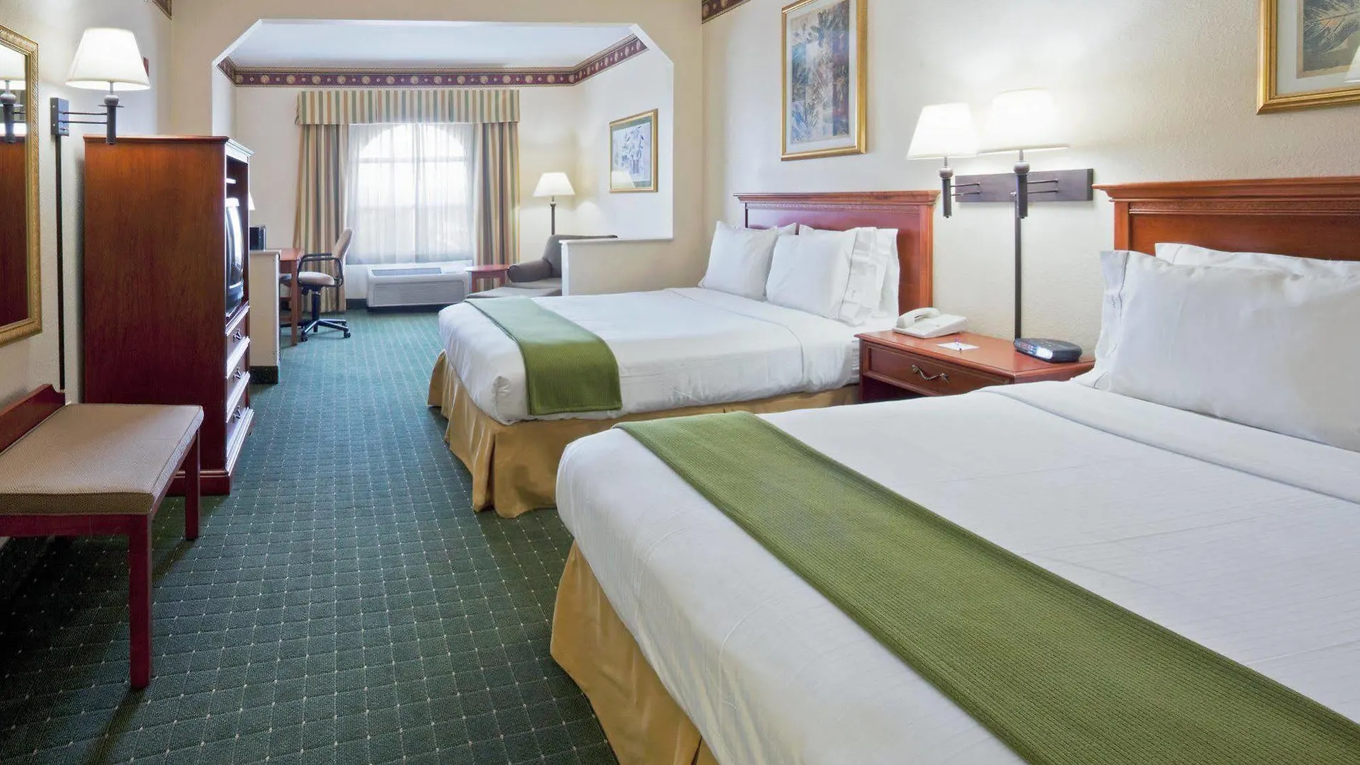 Express & International Airport By Ihg Ξενοδοχείο