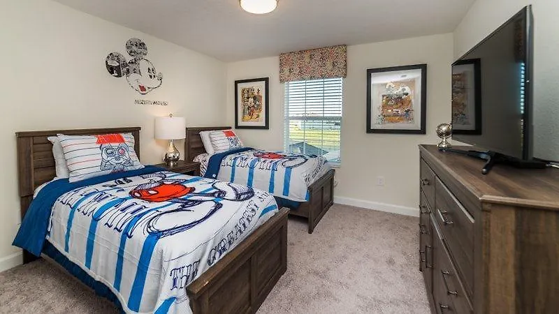 Stunning Storey 4 Bed 3 Bath Townhome With Splash Pool Holiday home