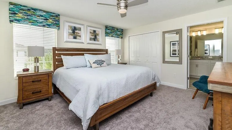 Holiday home Stunning Storey 4 Bed 3 Bath Townhome With Splash Pool *