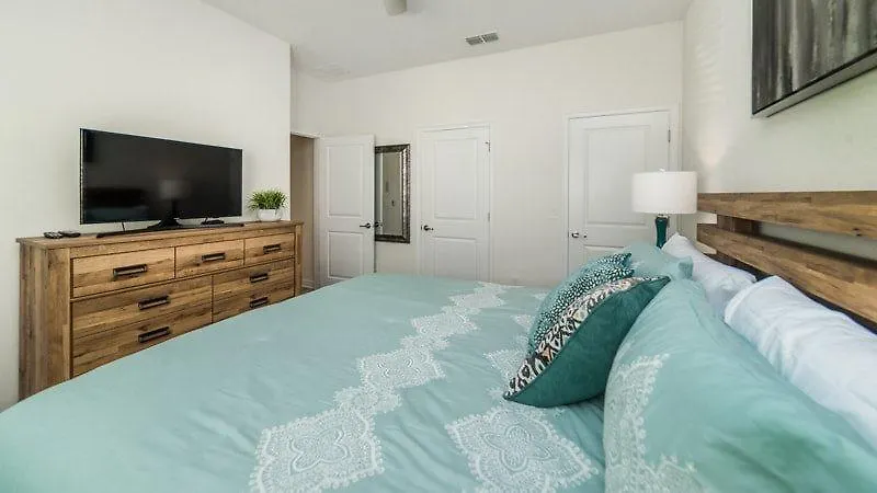 Stunning Storey 4 Bed 3 Bath Townhome With Splash Pool Holiday home